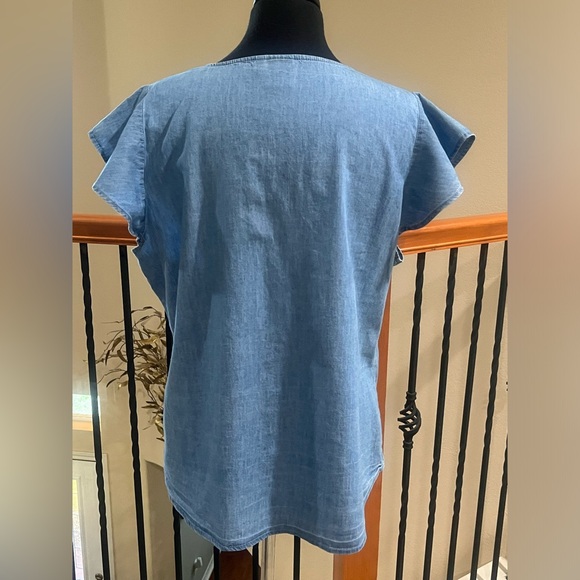 Daisy Fuentes Denim-Look TOP- Blue, BUTTON DOWN RUFFLE CAP SLEEVES SIZE XL - Picture 4 of 8